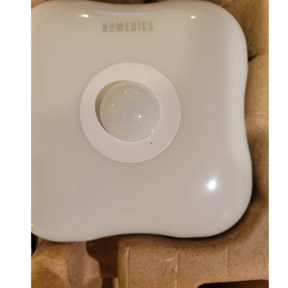 2 Pack  Homedics Wall Plug In Night Light Personal Air Sanitizer - Picture 2 of 5